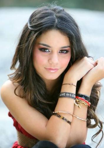 selena gomez y su hermana vanessa hudgens