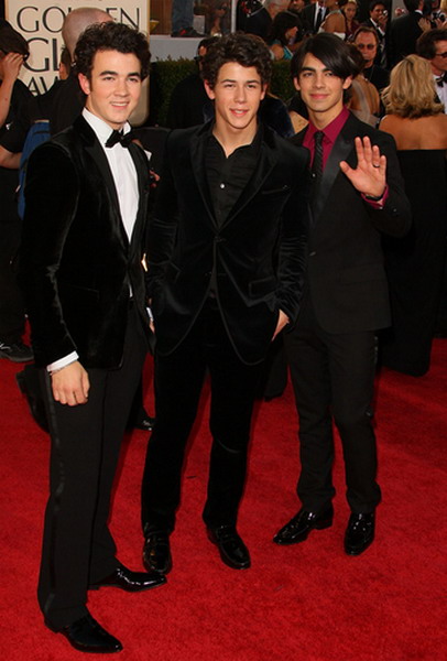 Kevin Jonas, Nick Jonas y Joe Jonas en los Globo de Oro 2009 Kevin Jonas, Nick Jonas y Joe Jonas en los Globo de Oro 2009
