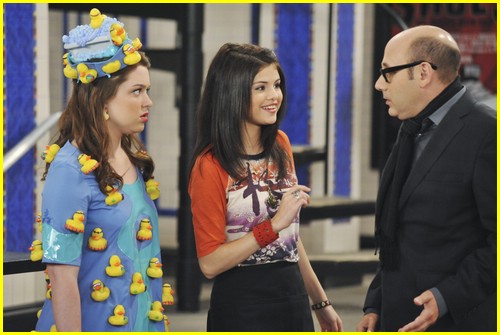 2x13FashionWeek12