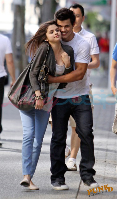 taylor selena date 6 18may09 Taylor Lautner y Selena Gomez amor en p&uacute;blico