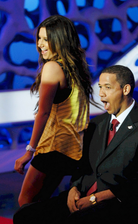 ashley-tisdale-show-6119-8
