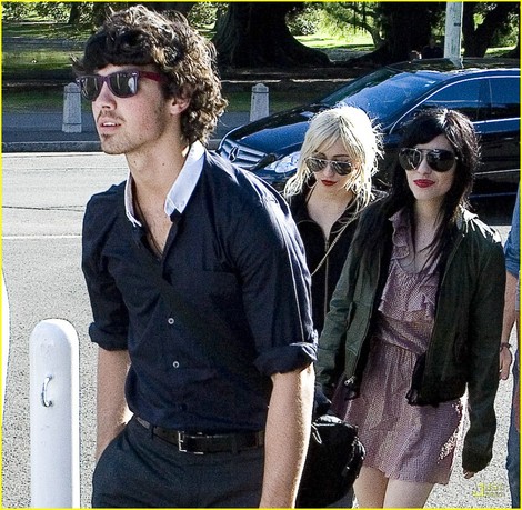 http://images.yodibujo.es/_uploads/membres/articles/20090730/jm2ld_joejonastheveronicas01.jpg