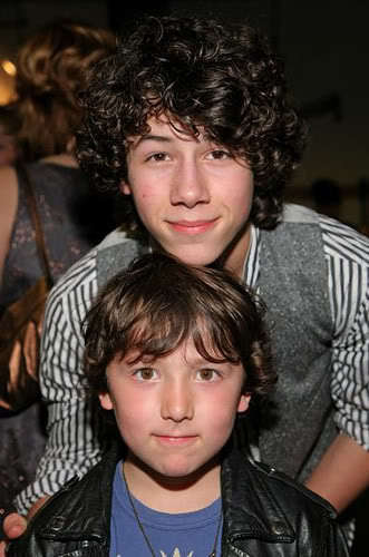 1270306313_a1d17cec80.jpg Nick and Frankie Jonas image by Melon811x