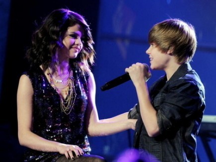 SELENA GOMEZ Y JUSTIN BIEBER CANTARÁN JUNTOS