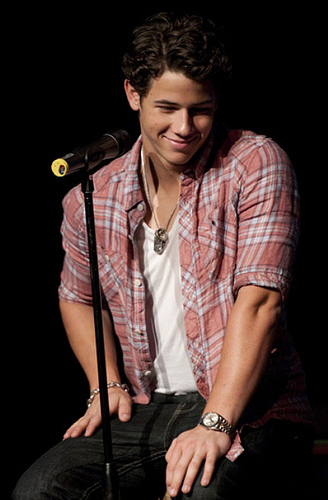 jonas-demi-press%20(38)