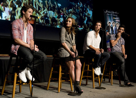 jonas-demi-press%20(2)