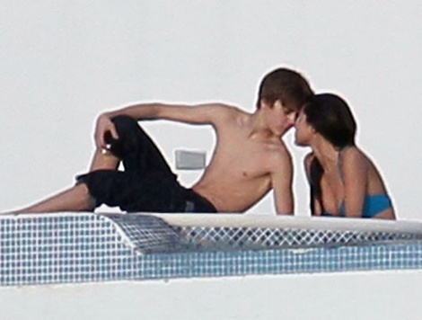 justin bieber y selena gomez besandose. Justin Bieber y Selena Gomez