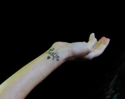 Selena Gomez Tattoo on Selena Gomez Y Su Nuevo Tatuaje