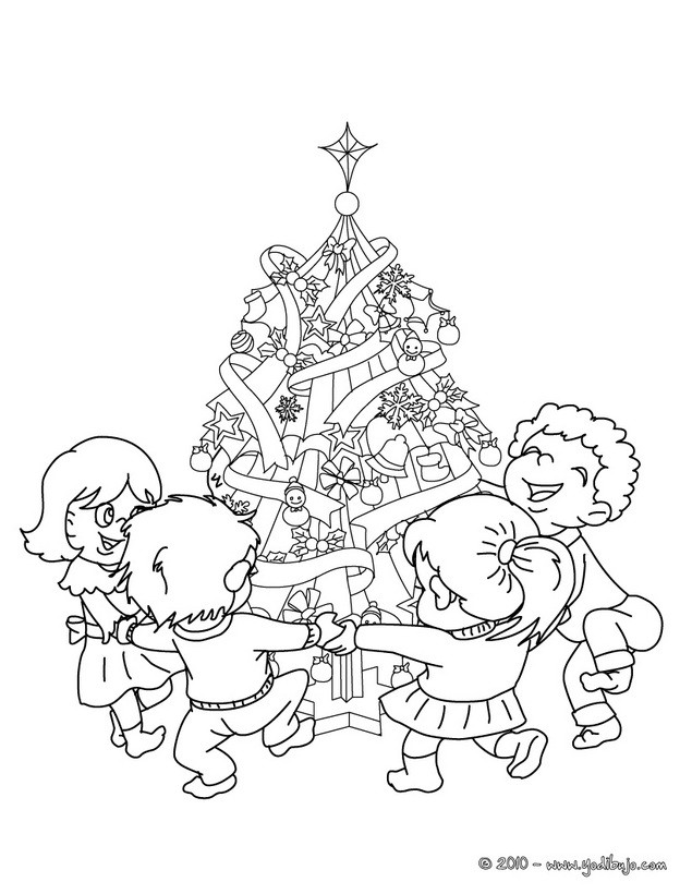 Dibujos para colorear los niños con los regalos al pie del arbol de navidad  
