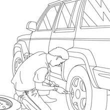 Dibujo para colorear : un mecanico cambiando la rueda del coche