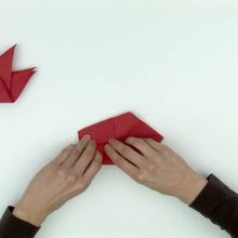 Papiroflexia de cisne con una servilleta de papel - Videos infantiles gratis - Videos MANUALIDADES - Videos de manualidades NAVIDAD