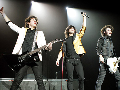 https://images.yodibujo.es/_uploads/membres/articles/20081146/ldxp2_jonas_brothers.jpg